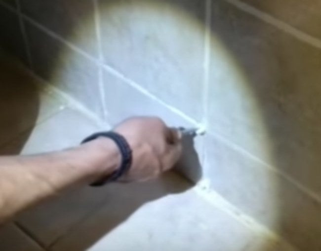 Πιερία: Αυτός ο τοίχος έκρυβε εκπλήξεις – Τι κρυβόταν πίσω από τα πλακάκια (εικόνες, βίντεο)